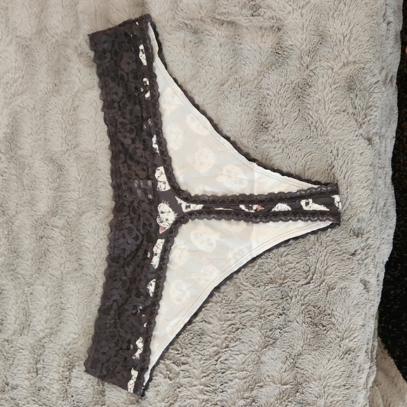 2/$15 Torrid Lace Top Kitty Thong - Picture 2 of 3